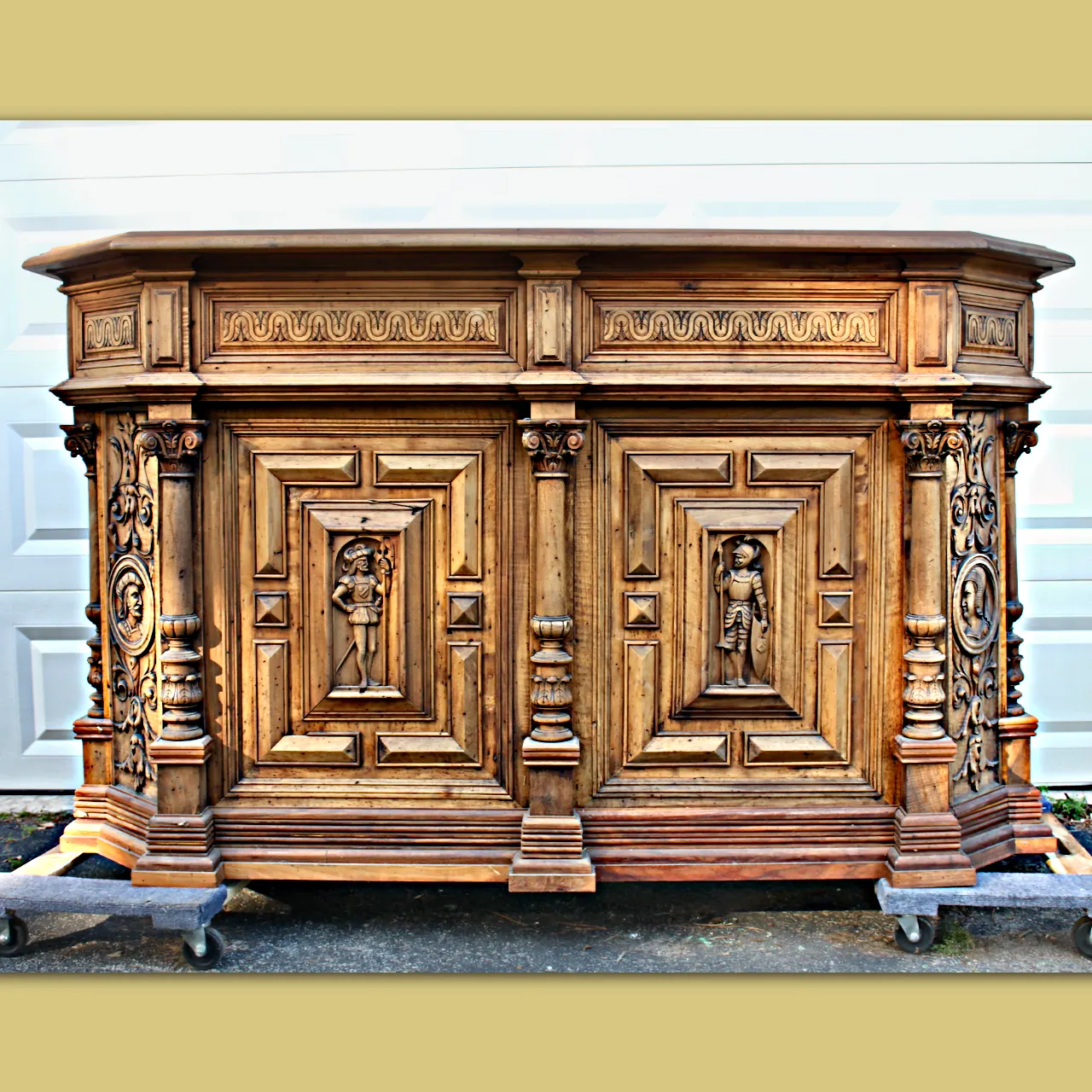 Parisian_Desk.html