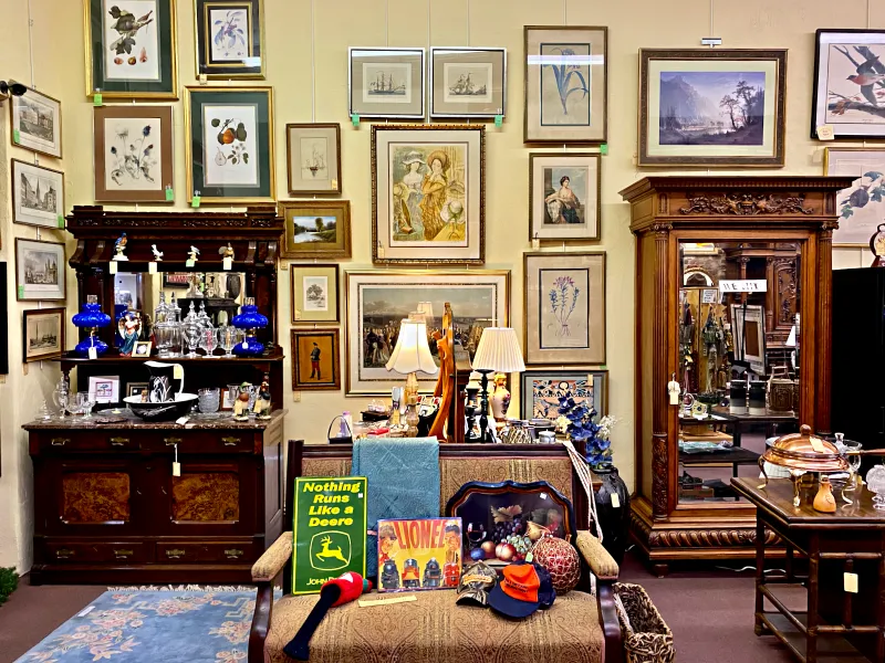 Store interior view 3